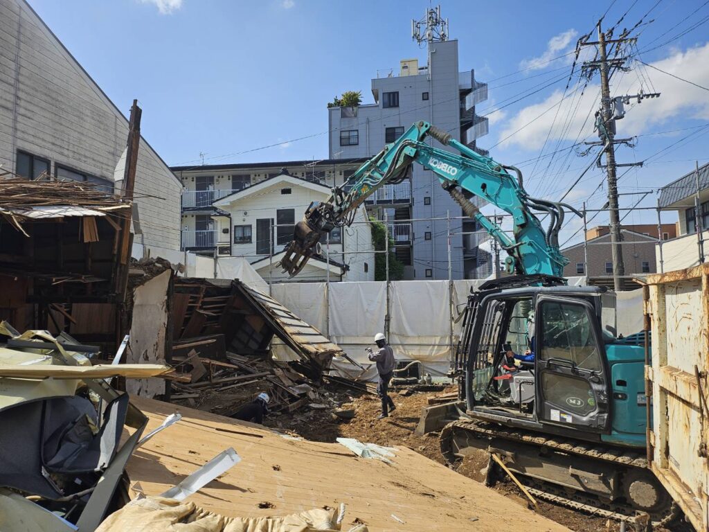 🛠️ Step 1：解体工事が始まりました！